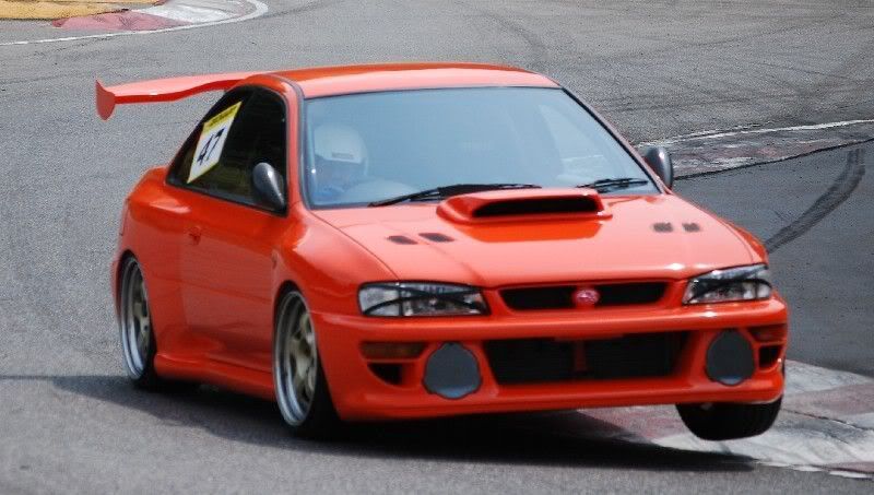 http://i296.photobucket.com/albums/mm169/silverf4turbo/subaru%20japan/gcorangewidebodytripod.jpg