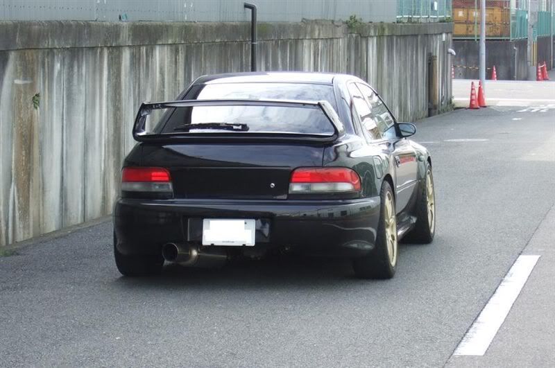 http://i296.photobucket.com/albums/mm169/silverf4turbo/subaru%20japan/wr2.jpg