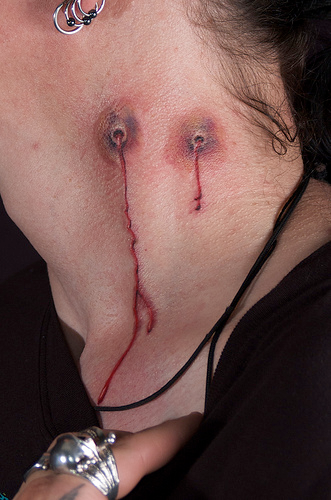 vampire-bite-neck-tattoo.png
