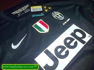 DETAIL-JuventusAway12-13.jpg