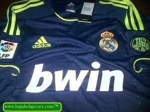 DETAIL-RealMadridAway12-13.jpg