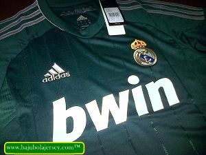 DETAIL-RealMadridThird12-13.jpg