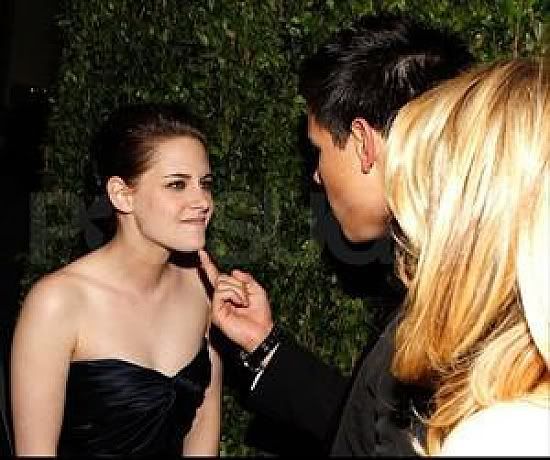  be able to tell if Taylor Lautner and Kristen Stewart are indeed dating.