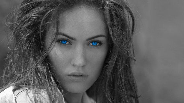 rsz_blue-eyed-woman-wallpaper-2_zpsdpc6nqev.jpg