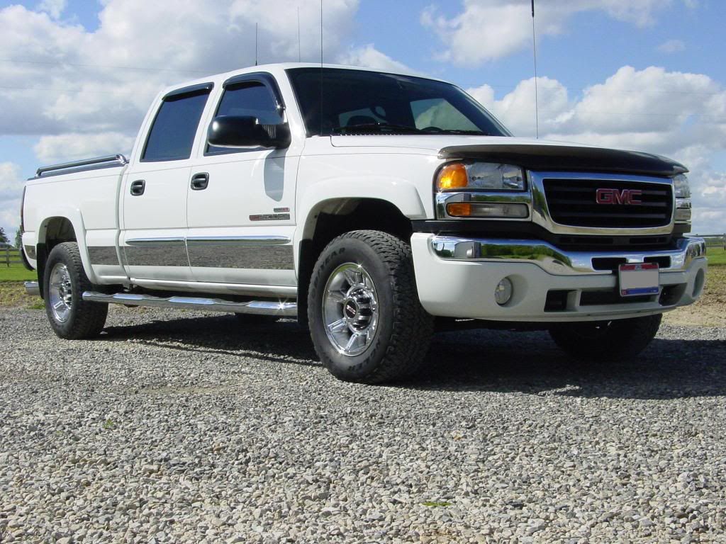 2004GMCSierra035.jpg