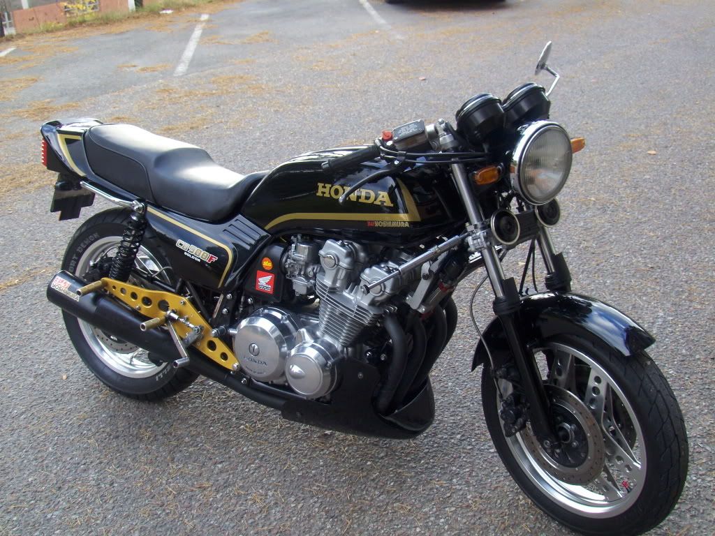 CB900_2.jpg