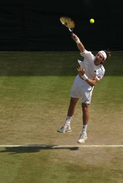 andy murray wimbledon 09. Ferrero serves to Andy Murray Wimbledon 09 Image